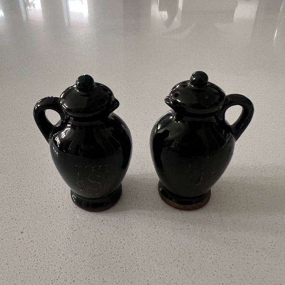 Vintage Black‎ Pitcher Jug Salt Pepper Shaker Set Japan - Picture 1 of 5